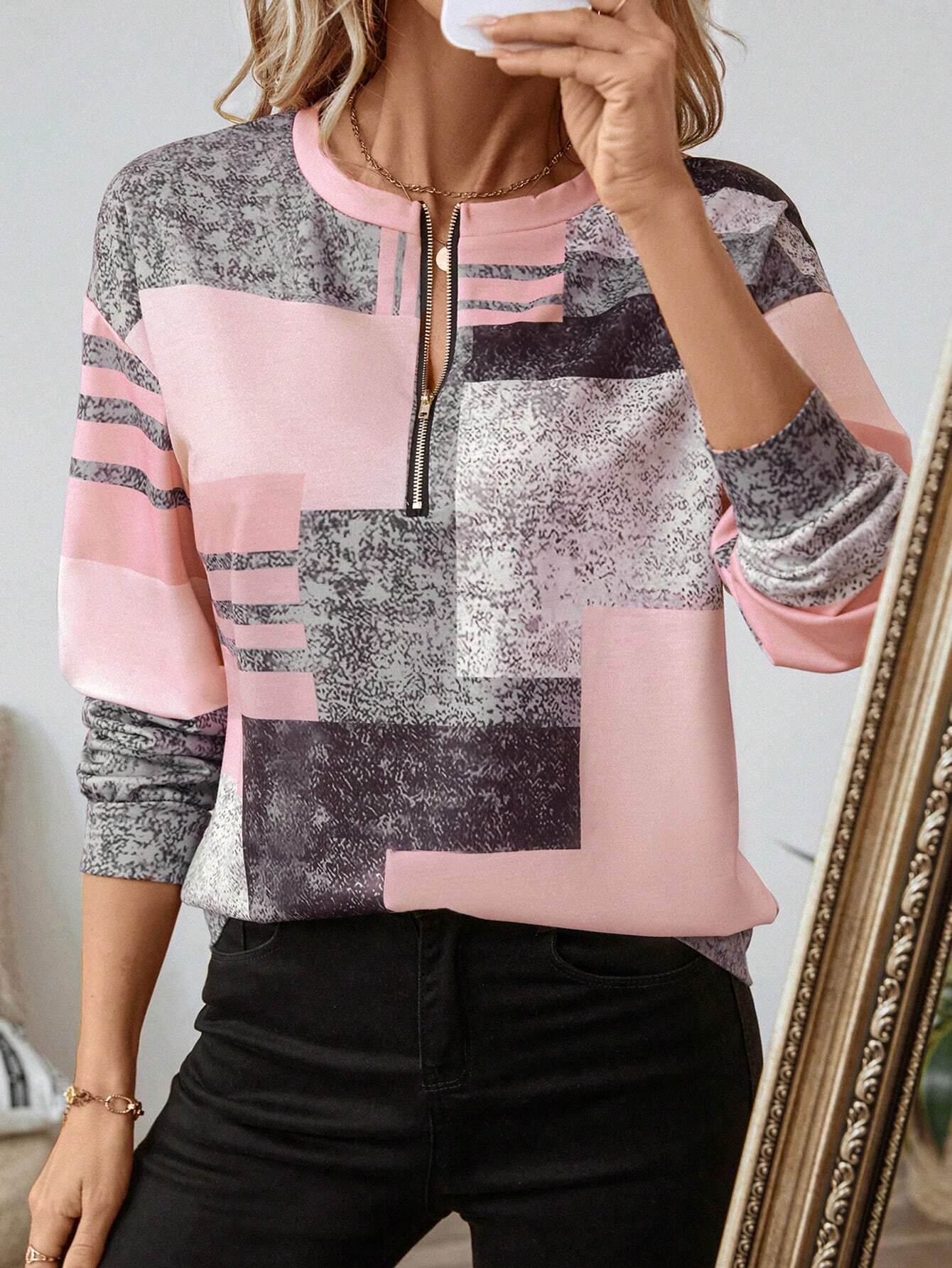 Mara – Graphic Print Sweater with Zipper