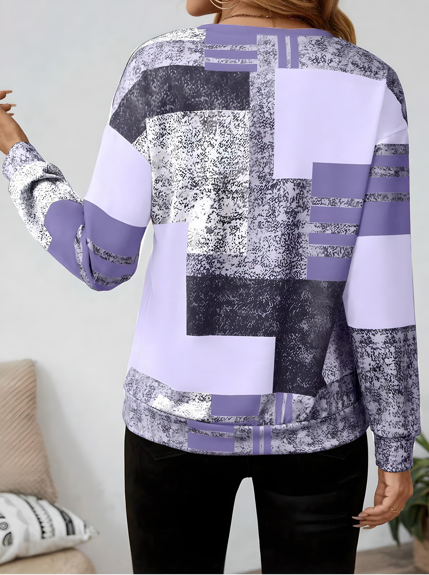 Mara – Graphic Print Sweater with Zipper