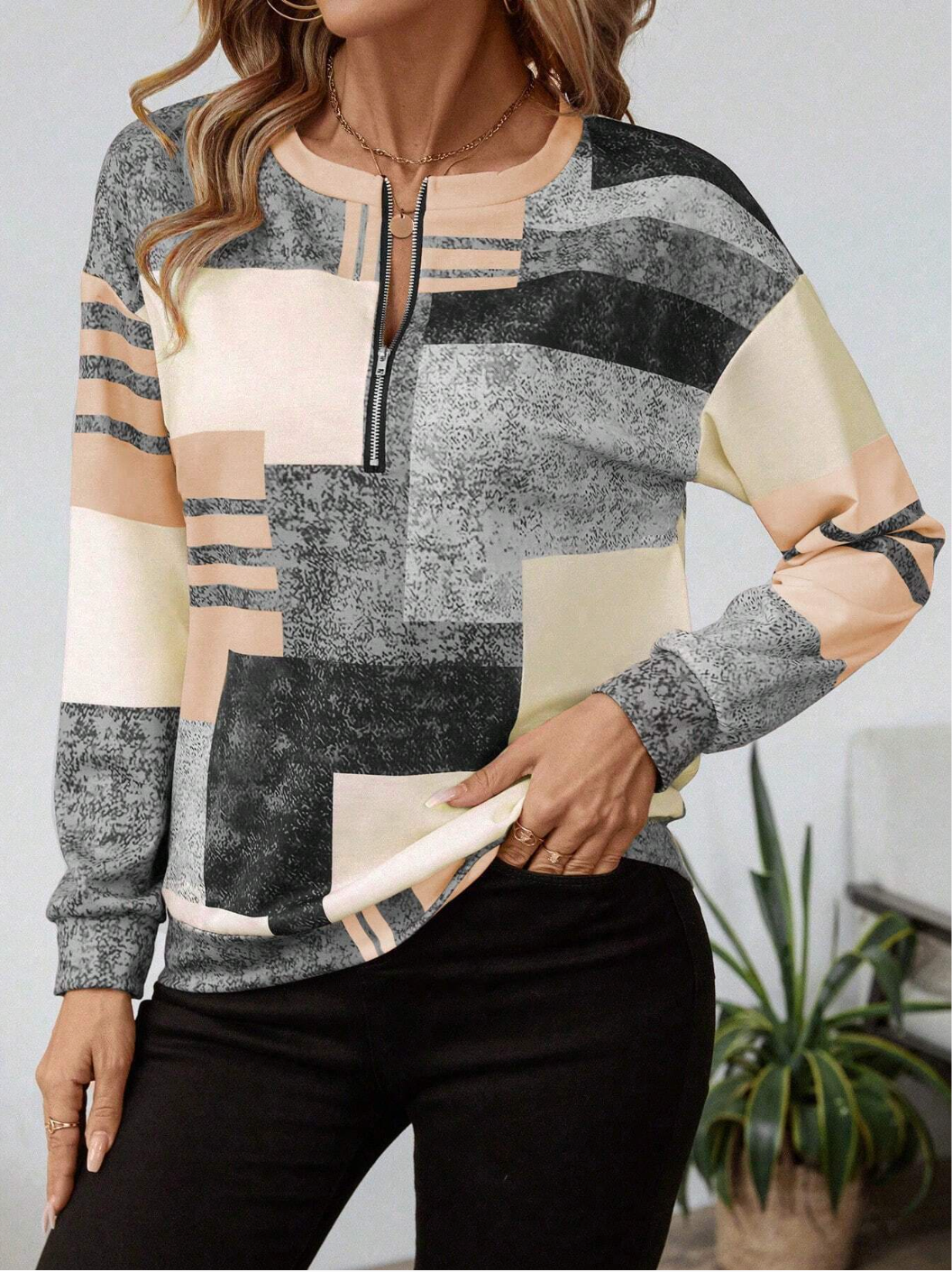 Mara – Graphic Print Sweater with Zipper
