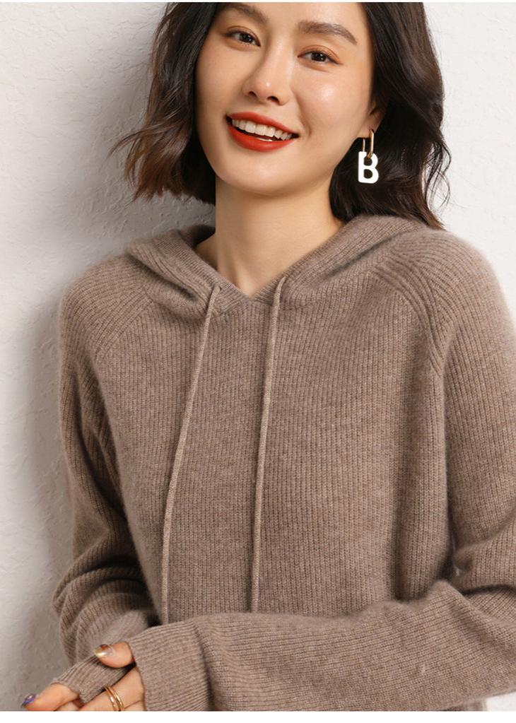 Karolina™ | Classic women's hood